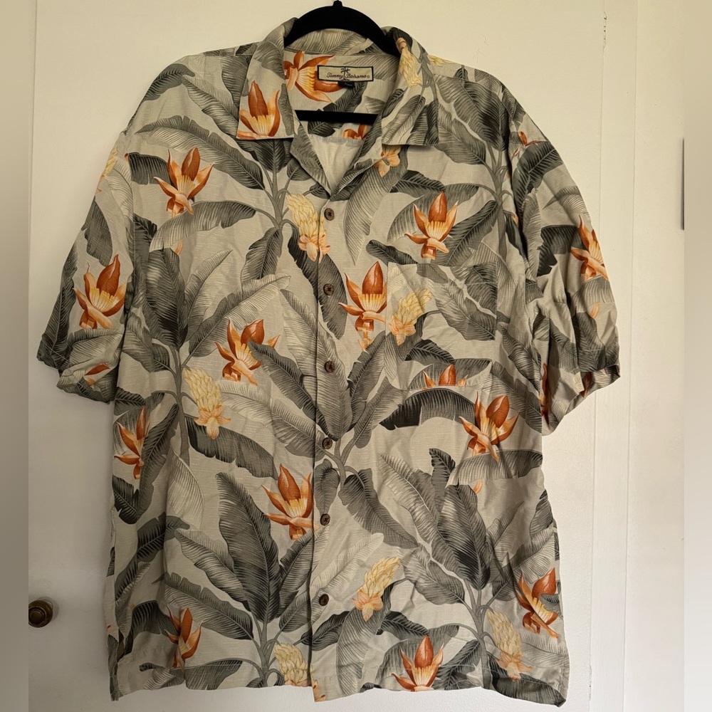 Tommy Bahama Men's Silk Hawaiian Camp Shirt Size Large Floral Palms Short Sleeve